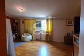 Luxury villa with pool and stunning views minutes from the center of Chaves
