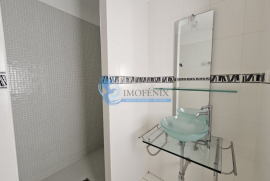 Villa with swimming pool located 100m from Palmares Golf and next to the estuary and beach