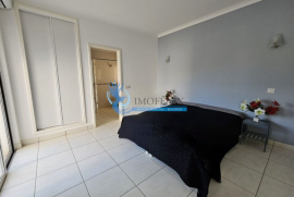 Villa with swimming pool located 100m from Palmares Golf and next to the estuary and beach