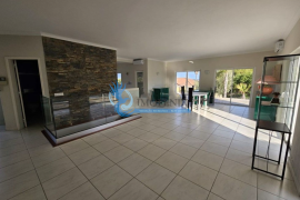 Villa with swimming pool located 100m from Palmares Golf and next to the estuary and beach