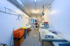 Fully equipped butcher for Trespasse in Paranhos – Porto