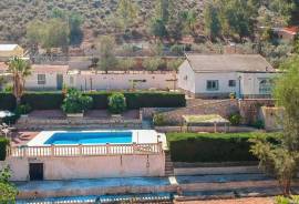 FOR SALE!! Country House in Novelda.