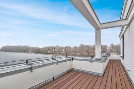 Unique Water Front Living: Exclusive luxury 4-room Penthouse right by Muggelspree
