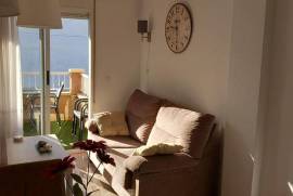Beautiful Top Floor Apartment 100 Metres From The Beach