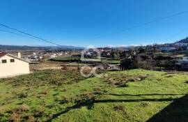 Land intended for construction, with an area of ​​460m2, with views of the River Minho.