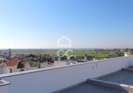 3 bedroom apartment in Pêra with lots of natural light, exclusive terrace at the top with sea view.