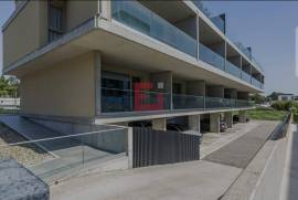 NEW apartment with balcony and 2 parking spaces near the beach
