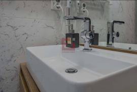 NEW apartment with balcony and 2 parking spaces near the beach