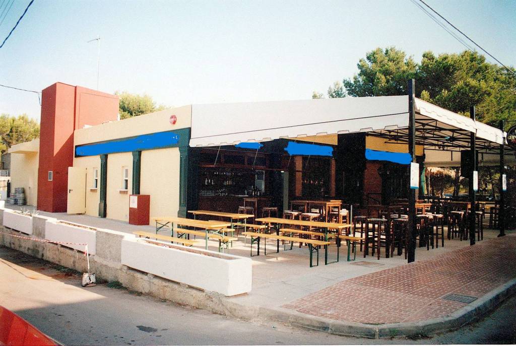 Night Club and Restaurant For Sale in