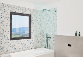 4+1 bedroom villa within walking distance of the sea in Porto de Mós, Lagos 4+1 bedroom villa within walking distance of the sea in Porto de Mós, Lagos