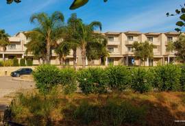 2 Bedroom Apartment (Duplex) 2 Bedroom Apartment (Duplex)