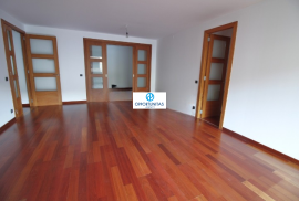 Very bright and spacious apartment of 133 m2 and two parking spaces in the heart of Escaldes - Engordany (Andorra)