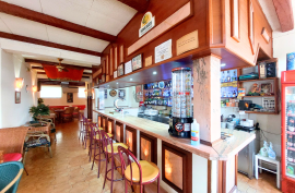 Bar with 2 bathrooms, 2 storage rooms, and a terrace - Bemposta, Portimão, Portugal