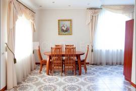 Detached house for sale in Riga district, 332.00m2