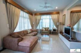 Nantawan Srinakarin | Exclusive Five Bedroom Pet Friendly House with Private Swimming Pool and Large Gardens in Prakan