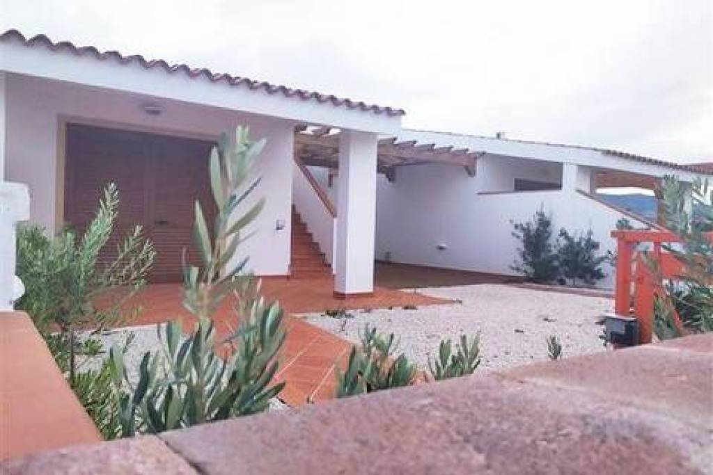 Sardinia – Castelsardo/Valledoria: Stunning Sea View Villa