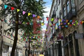 Bar in downtown Porto for transfer