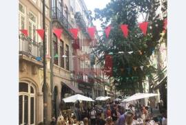 Bar in downtown Porto for transfer
