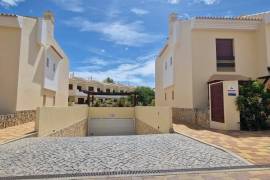 2+1 bedroom villa in private condominium in Vila Sol