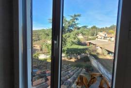 Beautiful And Spacious Former Winegrowing Property With 243 M2 Of Living Space On 1064 M2 Of Land In A Charming And Peaceful Hamlet.