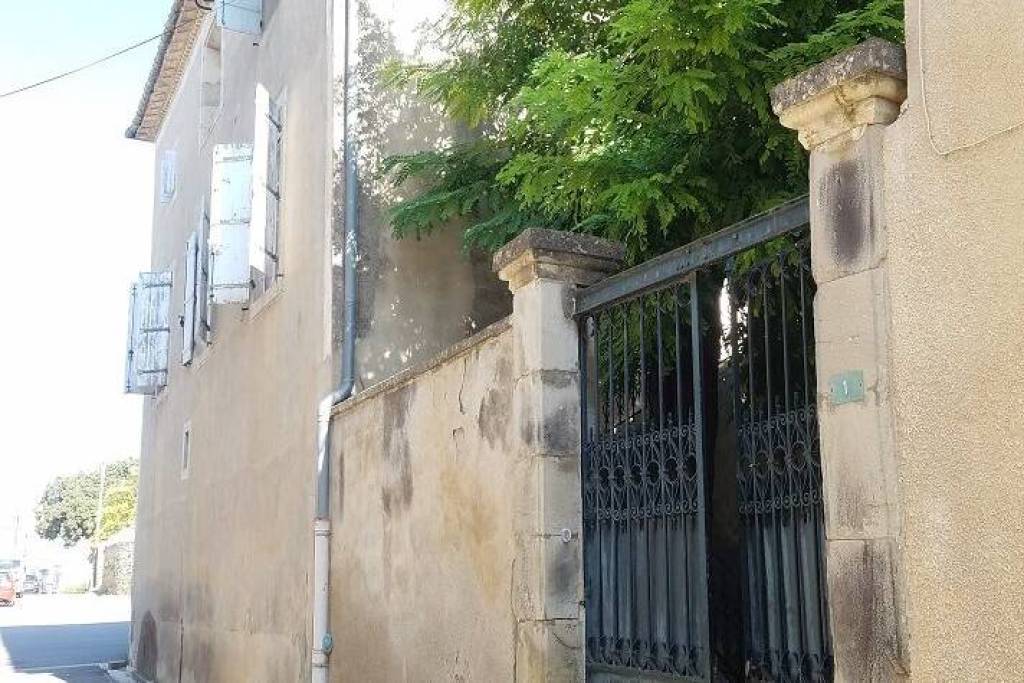 Large Winegrower Home With Garage, Courtyard And Terrace