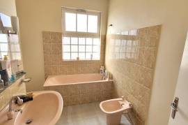 Large Winegrower Home With Garage, Courtyard And Terrace