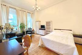 Ready to move in! Charming 1/2-room Altbau apartment in Soldinerkiez