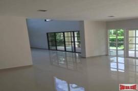 Nichada Thani Chang Wattana | Four Bedroom Extra Large House for Rent in Bang Sue