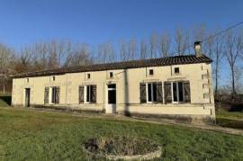 Detached stone house with 3ha
