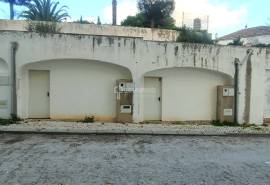 Return Opportunity - 2 Garages That Can Be Converted Into Housing