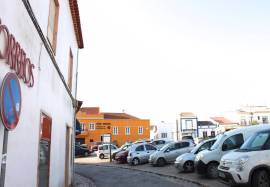 Charming Townhouse to Monetize in Vila do Bispo