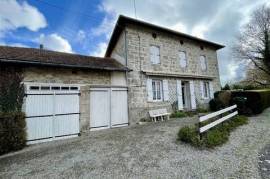Beautiful stone property with outbuildings in the town of Saint-Denis-des-Murs