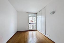 Duplex Apartment in Great Location