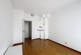 Duplex Apartment in Great Location