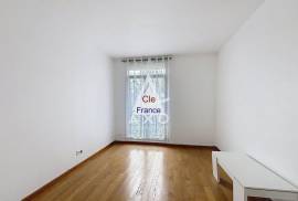 Duplex Apartment in Great Location