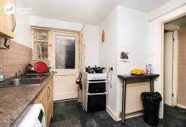 2 bedroom, Terraced House for sale