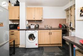 2 bedroom, Terraced House for sale