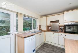 3 bedroom, Detached house for sale