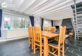 3 bedroom, Detached house for sale