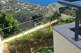 House with ocean views for sale!