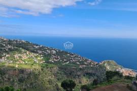 House with ocean views for sale!