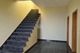 House with ocean views for sale!