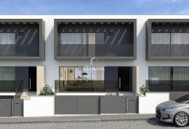 House 3 Bedrooms Corner