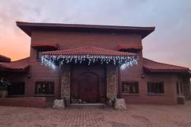 Luxury Estate with Multiple Properties For Sale In Vaaldam South