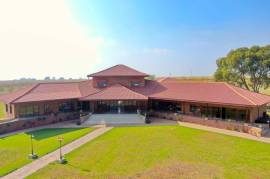 Luxury Estate with Multiple Properties For Sale In Vaaldam South