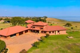Luxury Estate with Multiple Properties For Sale In Vaaldam South