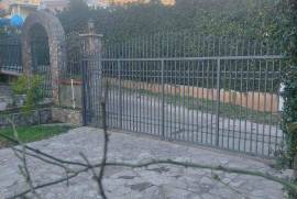 2 Villas with 9 Apartments For Sale In Sutomore