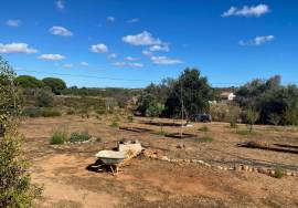 Land with Mobile Home, Annex & Garage in Espiche | Luz, Lagos, Algarve