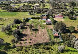 Land with Mobile Home, Annex & Garage in Espiche | Luz, Lagos, Algarve