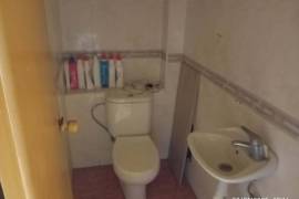 Penthouse for sale for 90.000 € – With large terrace and to be semi-renovated